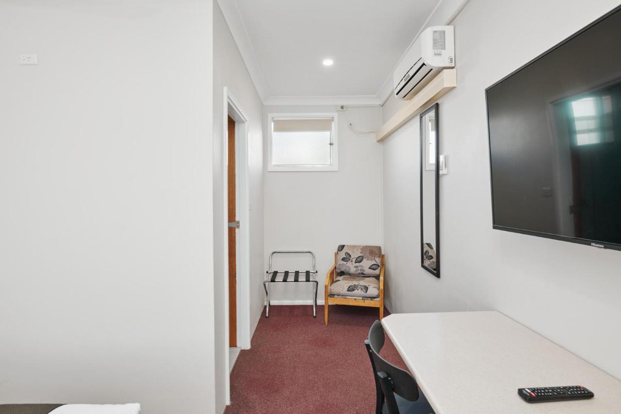 Wingham Motel エクステリア 写真